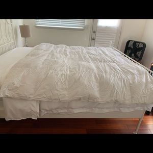 The Seasons Collection Twin White Goose Down Cotton Comforter